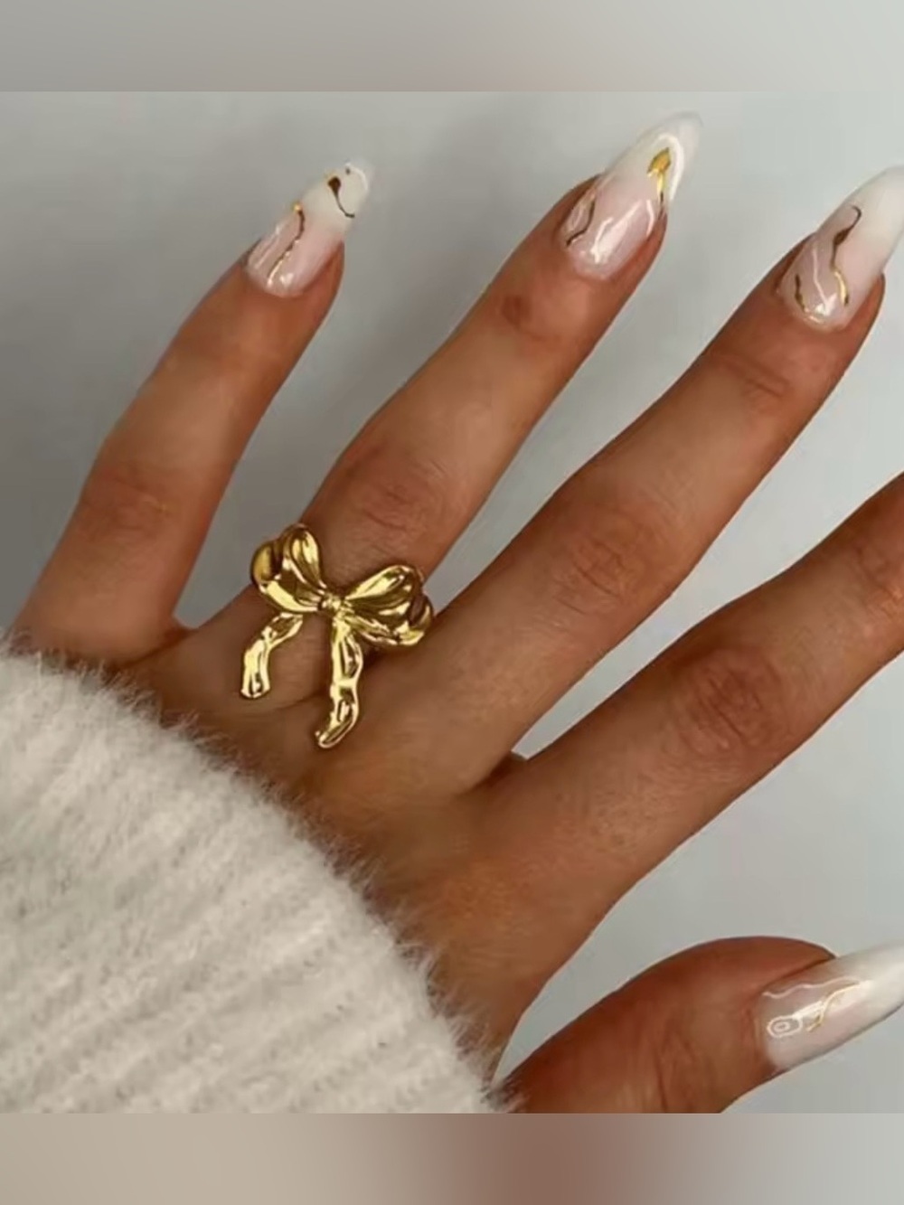 Vintage Shiny Gold Bow Ring - Picture 3 of 6